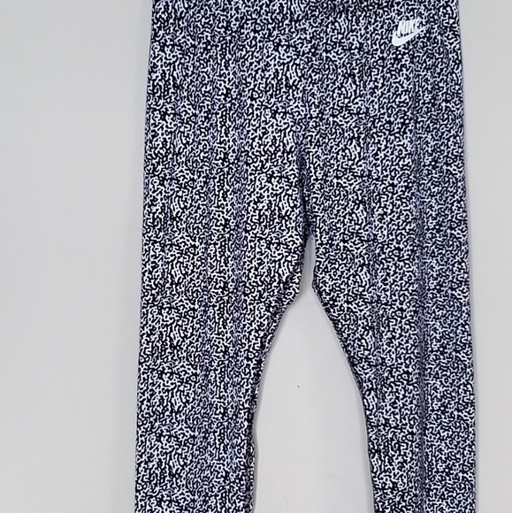 Nike Black & White Leggings Sz. M - Picture 5 of 7